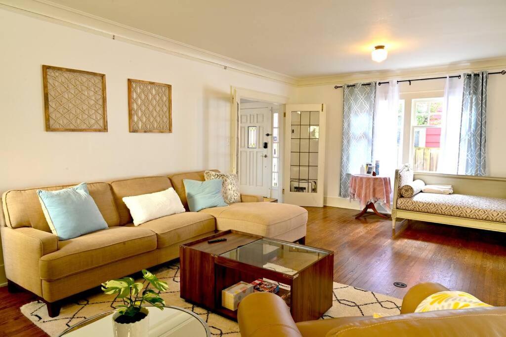 U-District Warmth 8 Mins Walk To Uw Villa Сиатъл Екстериор снимка